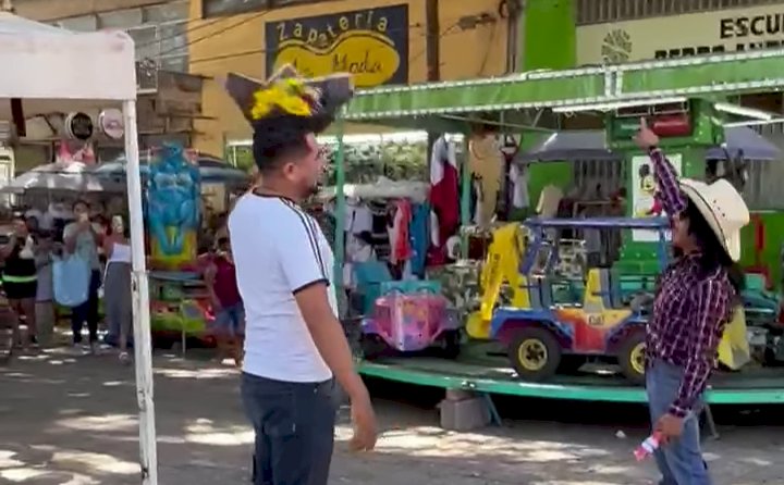 Sorprendente Entrega de Flores al Estilo "Se lo Manda la Patrona" en Rioverde